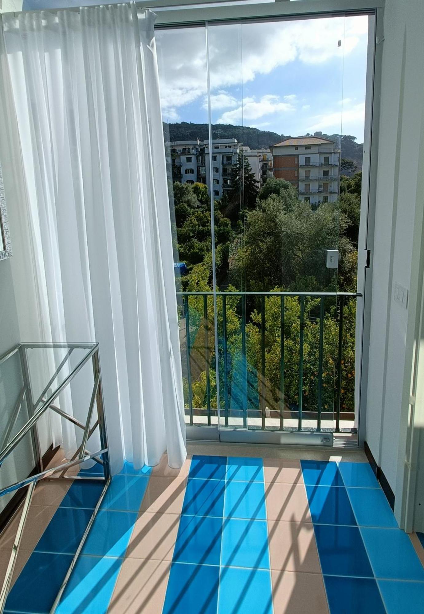 Casa Enzina Hotel Sorrento Exterior foto