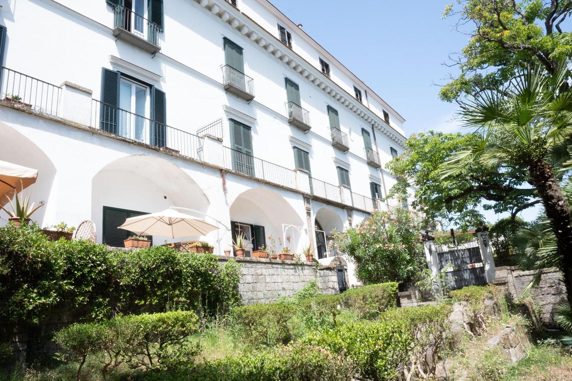 Casa Enzina Hotel Sorrento Exterior foto